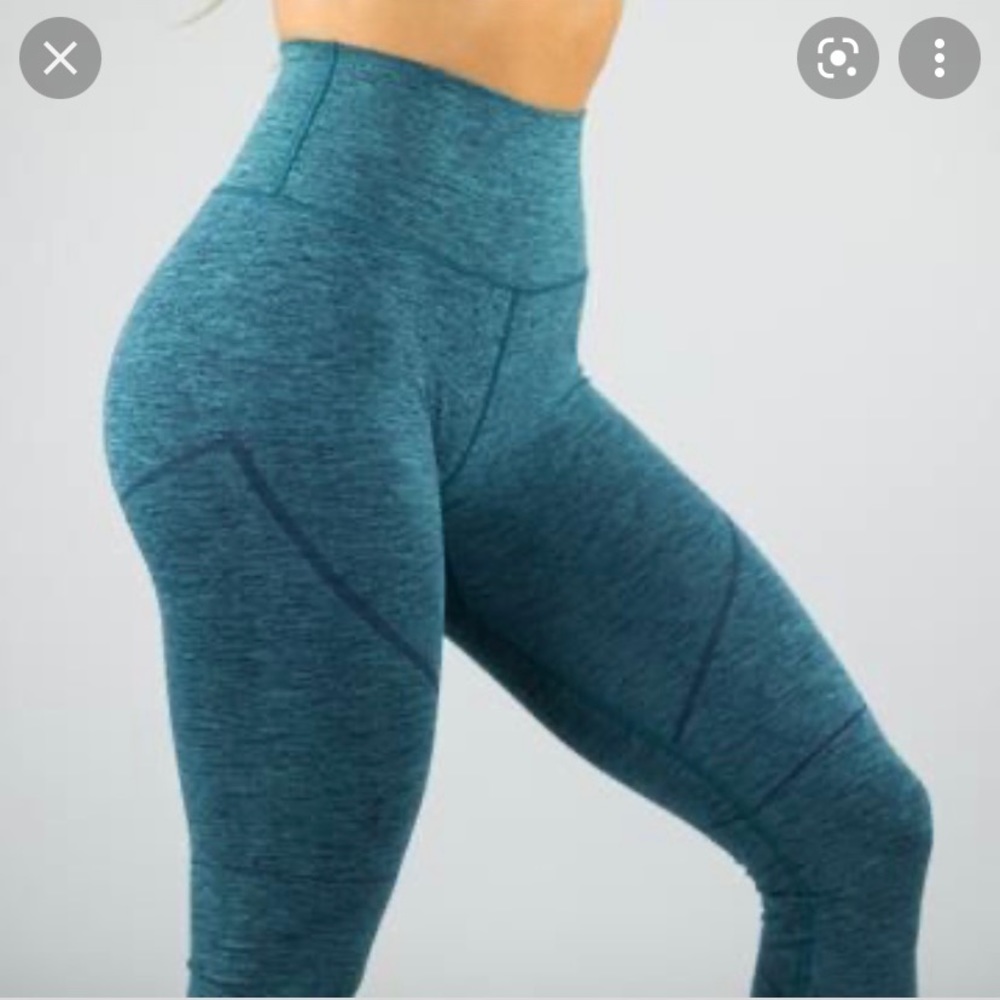 Alphalete Seamless Leggings size medium! Brand new with tags!